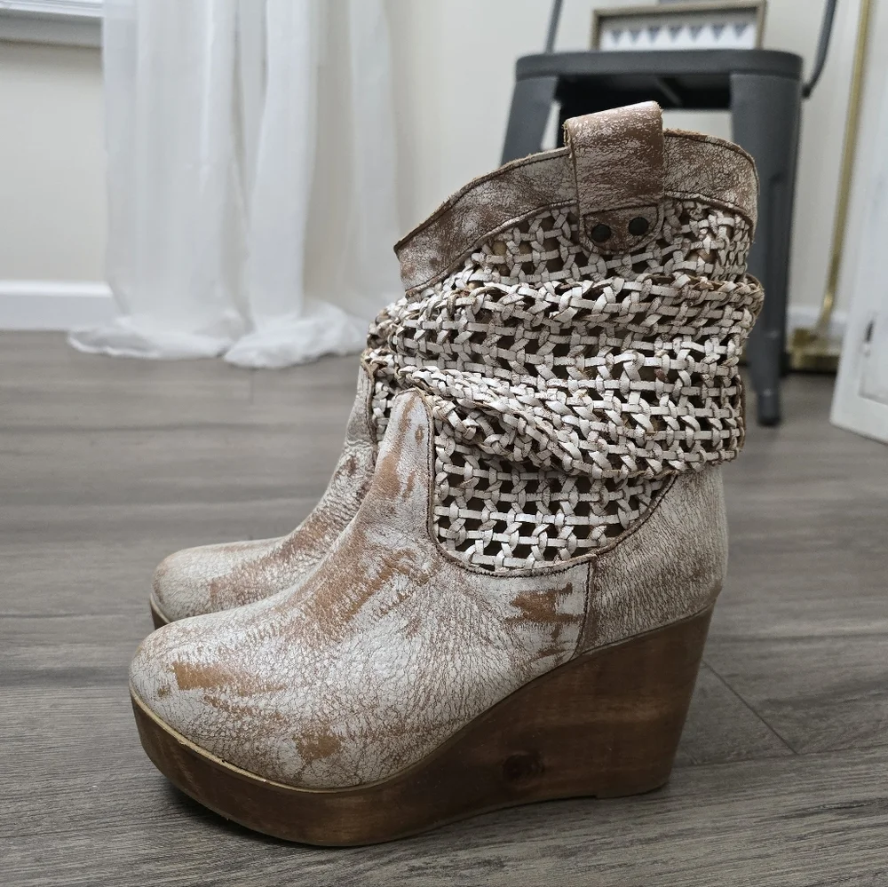 Bed Stu Tan and Cream Ankle Boots - Picture 2 of 11